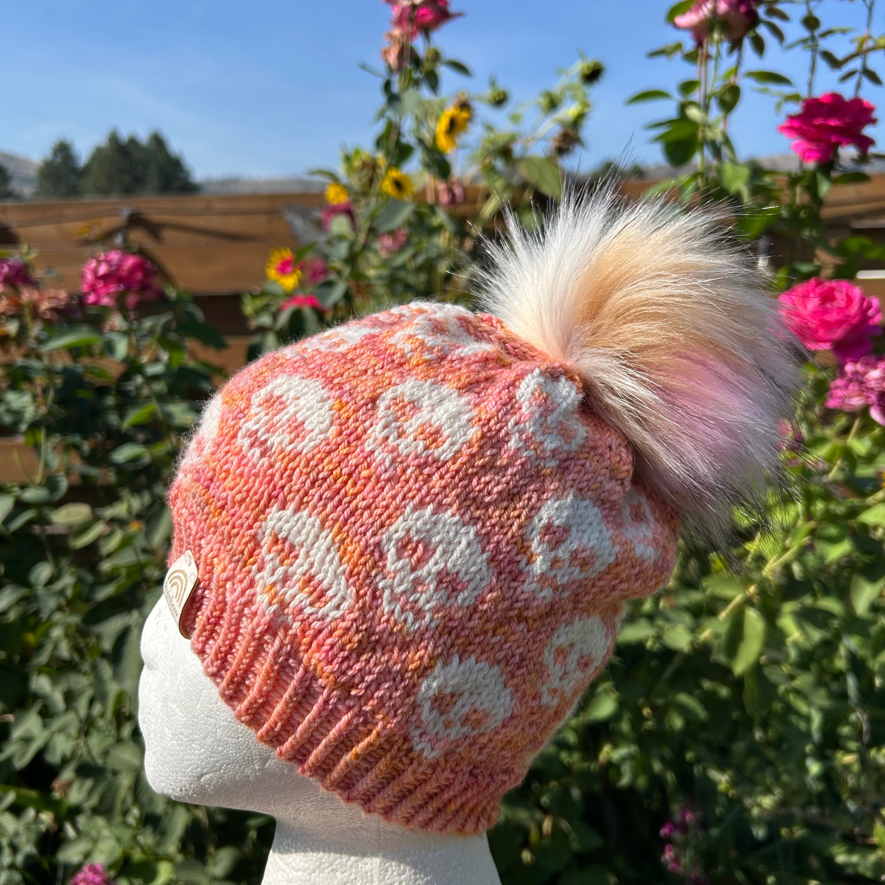 Dahlia Skullz Toque - Women's