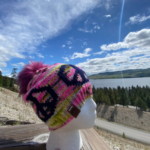 Pink Peace Sign toque